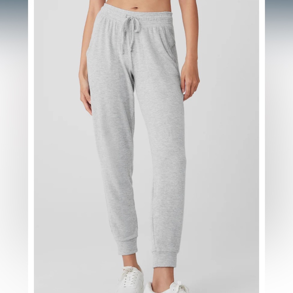 Alo yoga soho sweat pants Heather grey